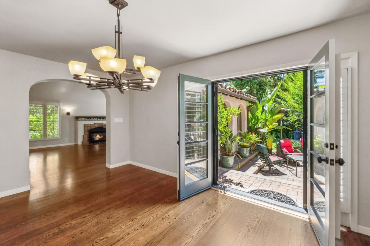Chandelier, Fireplace, Interior, Wood Texture Flooring