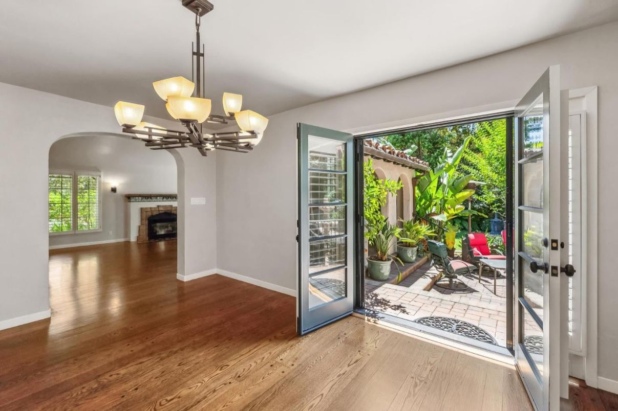 Chandelier, Fireplace, Interior, Wood Texture Flooring