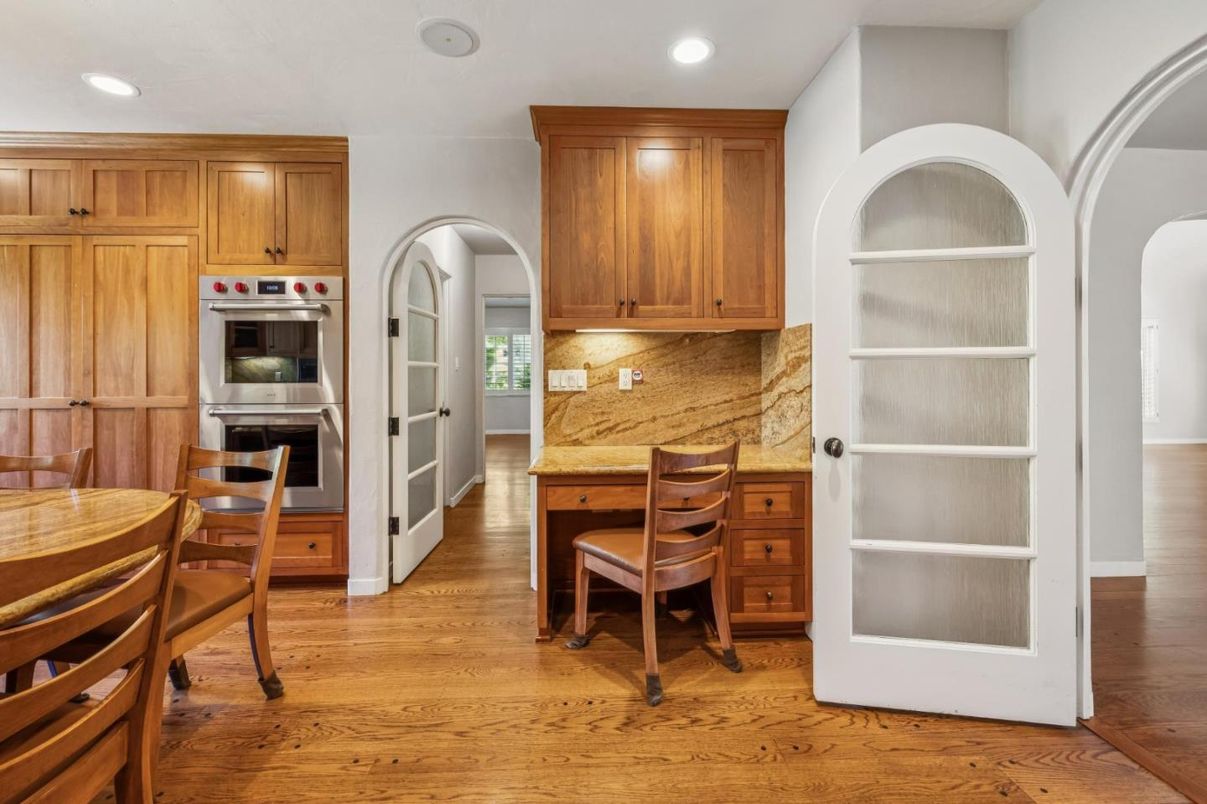 Dining room, Interior, Kitchen, Recessed Lighting, Stainless Steel Appliances, Wood Texture Flooring