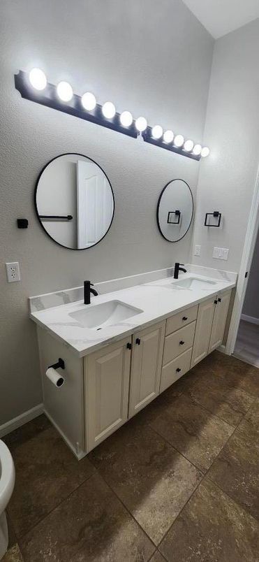Bathroom, Dual Sink Vanities, Interior