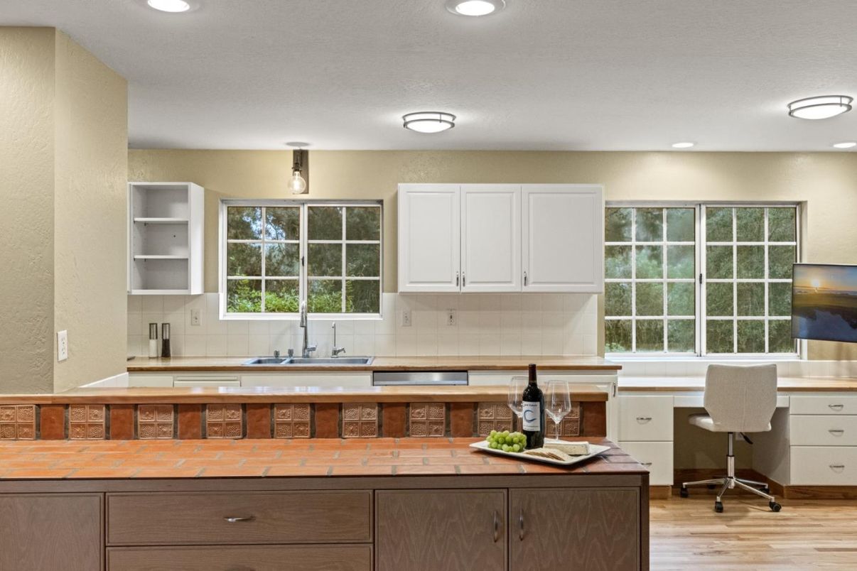 Home Office, Interior, Recessed Lighting, Wood Texture Flooring