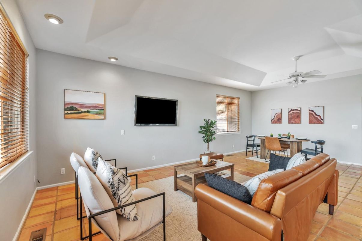 Dining room, Interior, Living room, Recessed Lighting