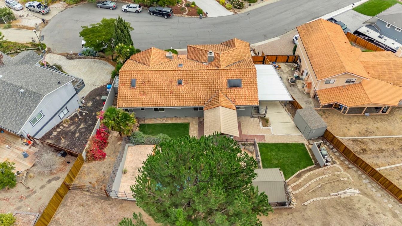 Exterior, Drone