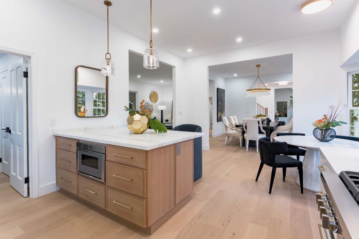 Dining room, Interior, Kitchen, Pendant Lights, Recessed Lighting, Wood Texture Flooring