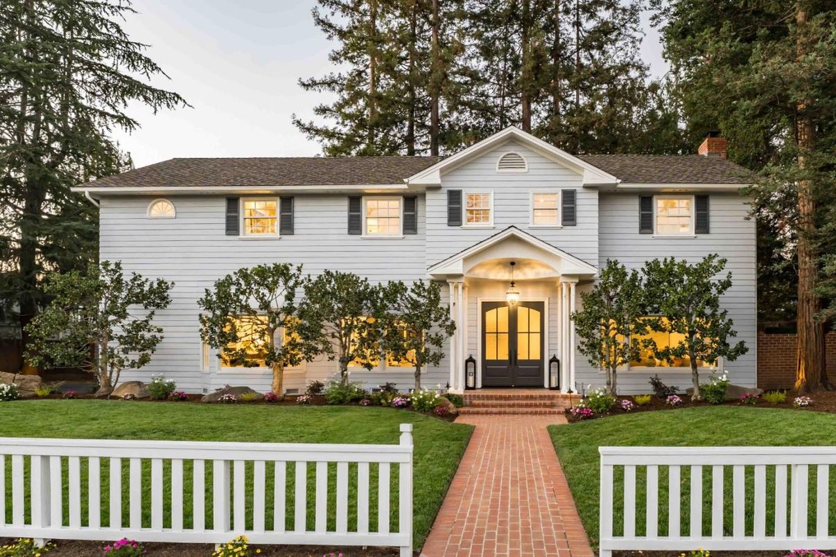 Exterior, Facade, Georgian