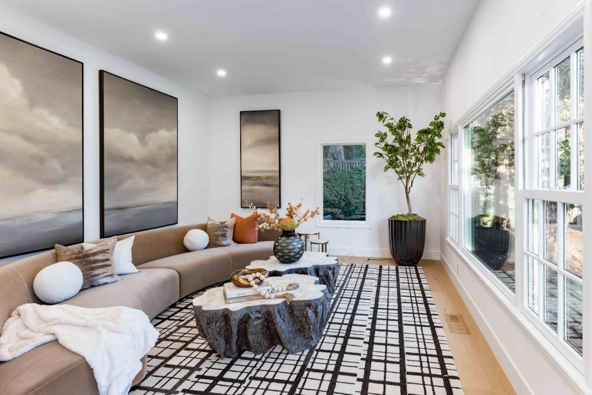 Interior, Living room, Recessed Lighting, Wood Texture Flooring