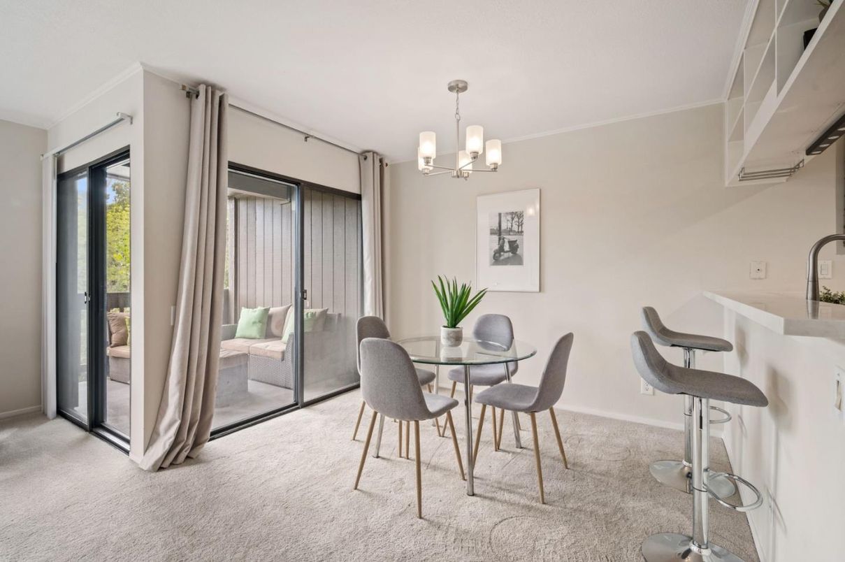 Chandelier, Dining room, Interior