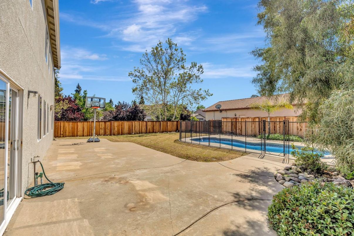 Backyard, Exterior, Pool
