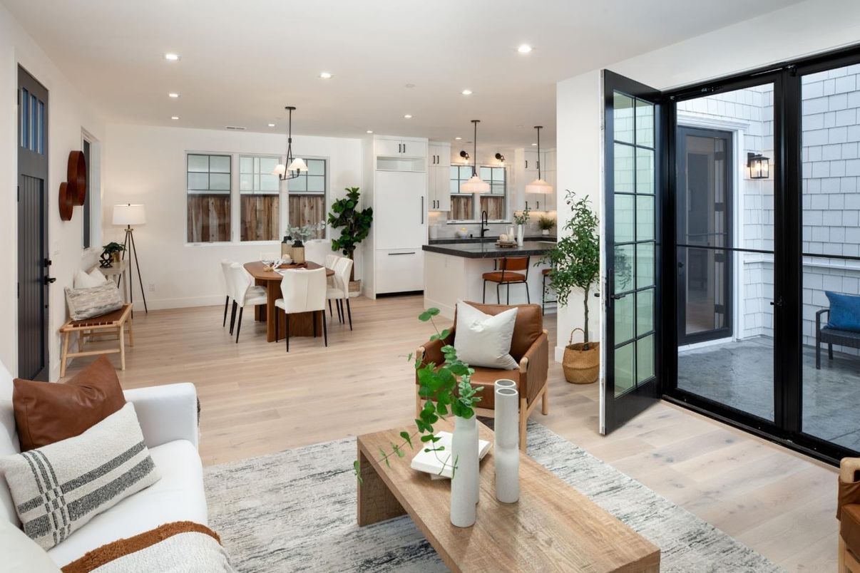 Dining room, Interior, Kitchen, Living room, Pendant Lights, Recessed Lighting, Stainless Steel Appliances, Wood Texture Flooring