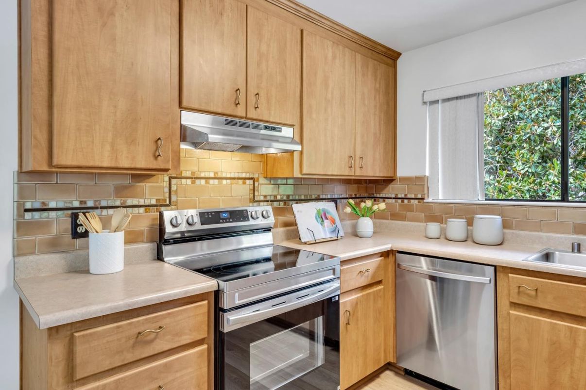 Interior, Kitchen, Stainless Steel Appliances, Wood Texture Flooring