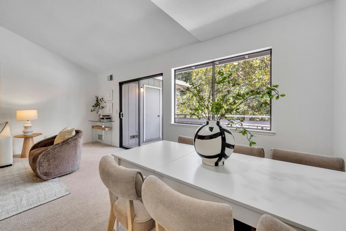 Dining room, Interior