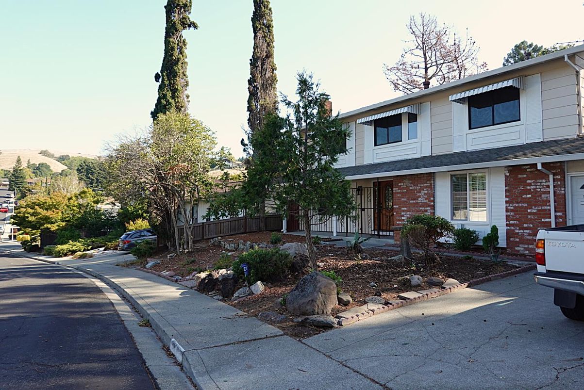 Exterior, Facade, Brick Facade, Split Level