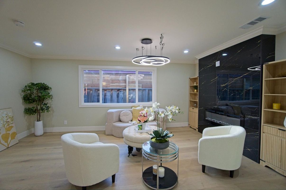 Interior, Living room, Marble Walls, Pendant Lights, Recessed Lighting, Wood Texture Flooring