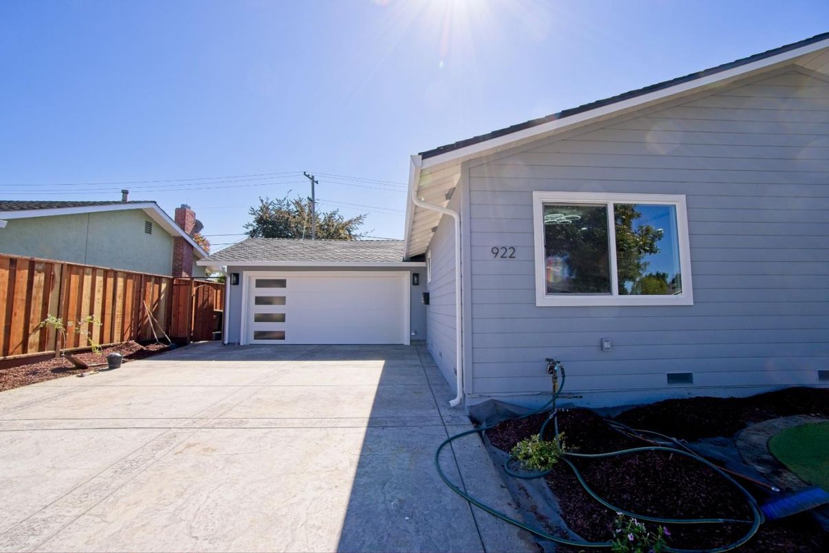 Detached Garage, Exterior