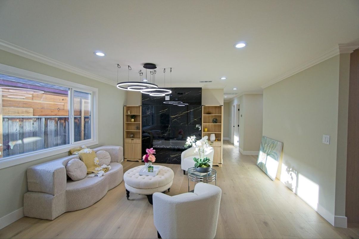 Fireplace, Interior, Living room, Pendant Lights, Recessed Lighting, Wood Texture Flooring