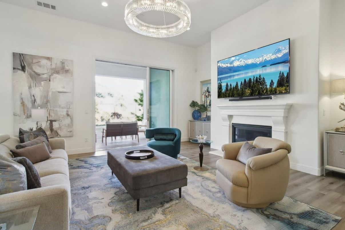 Fireplace, Interior, Living room, Pendant Lights, Recessed Lighting, Wood Texture Flooring