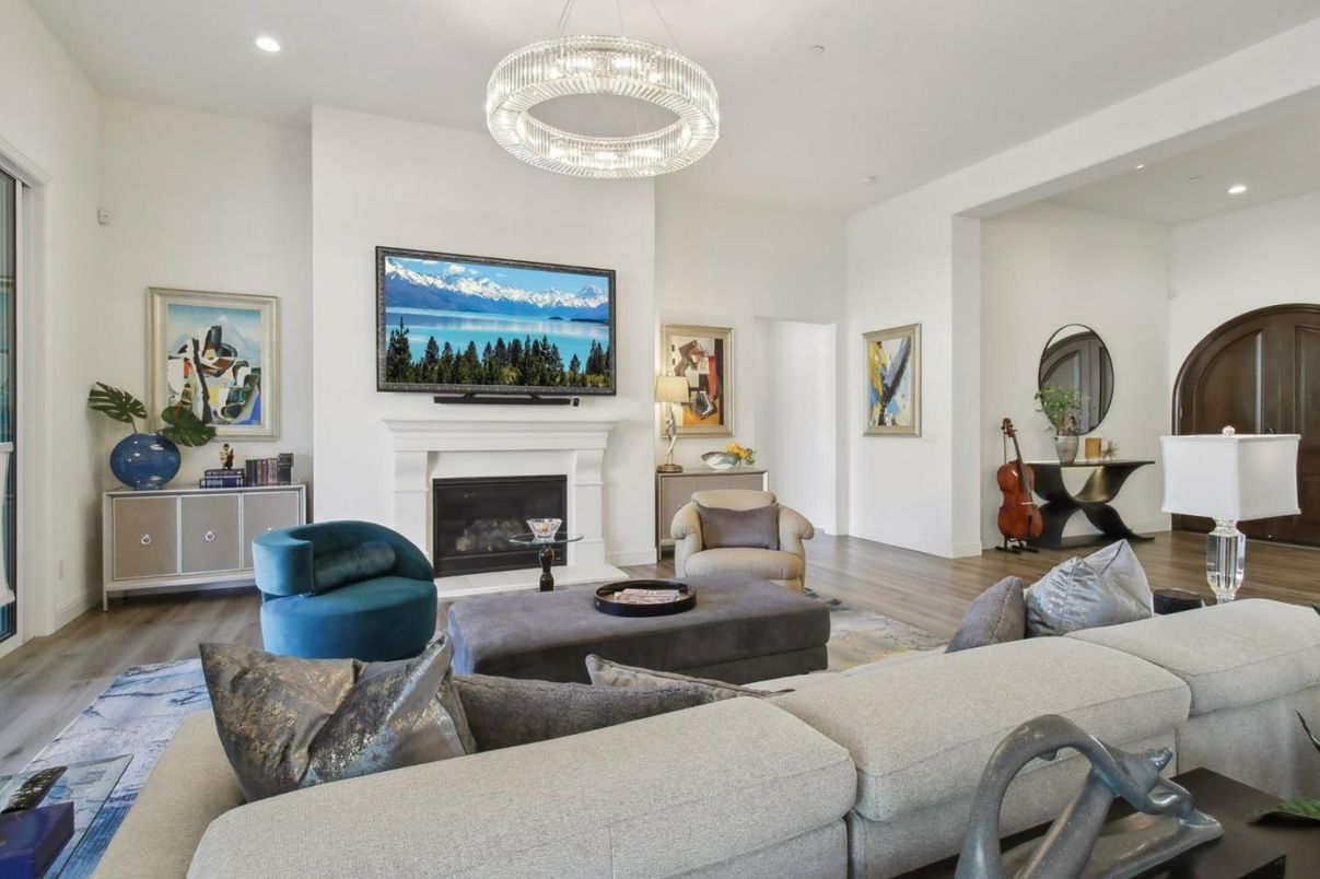 Fireplace, Interior, Living room, Pendant Lights, Recessed Lighting, Wood Texture Flooring