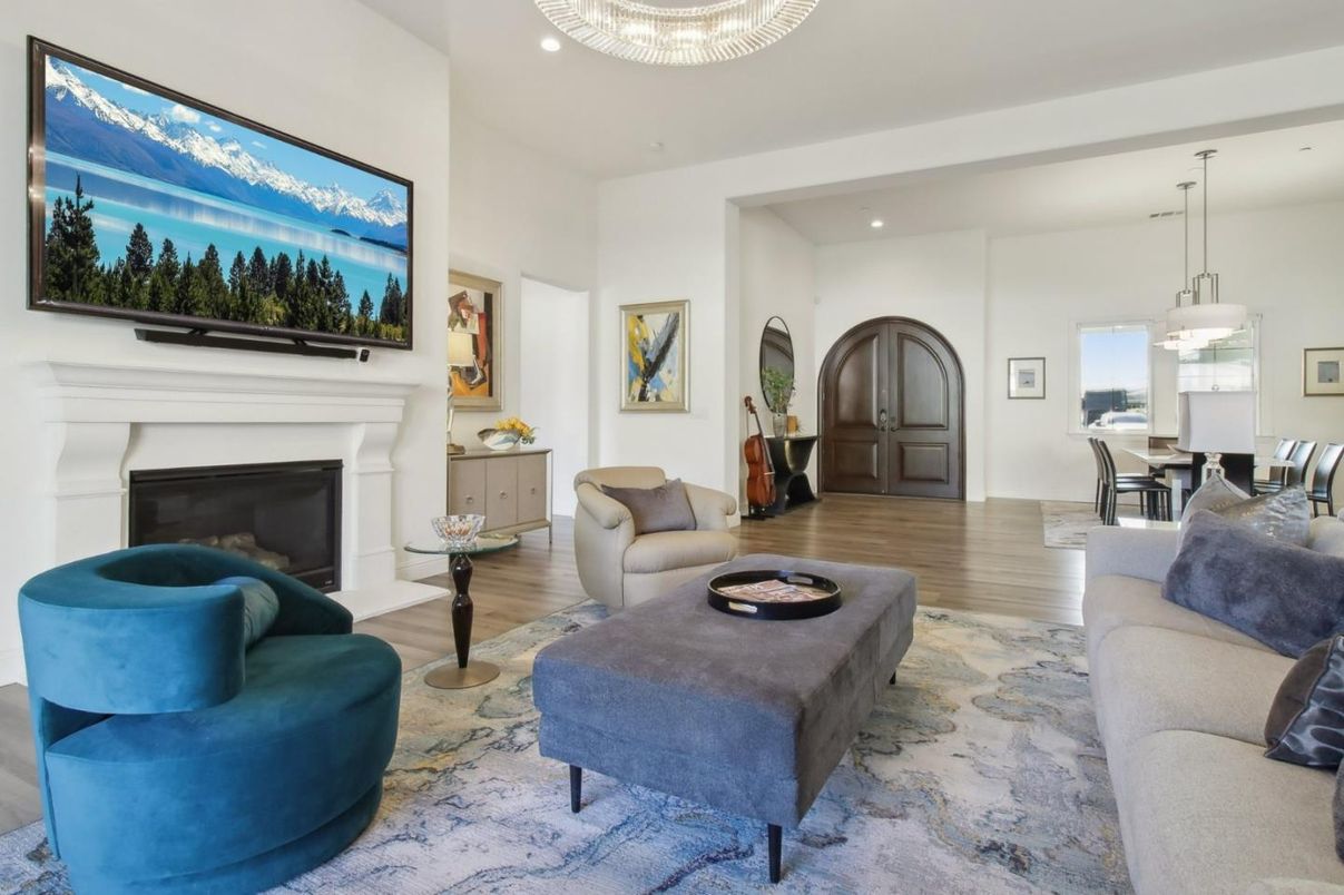 Dining room, Fireplace, Interior, Living room, Pendant Lights, Recessed Lighting, Wood Texture Flooring