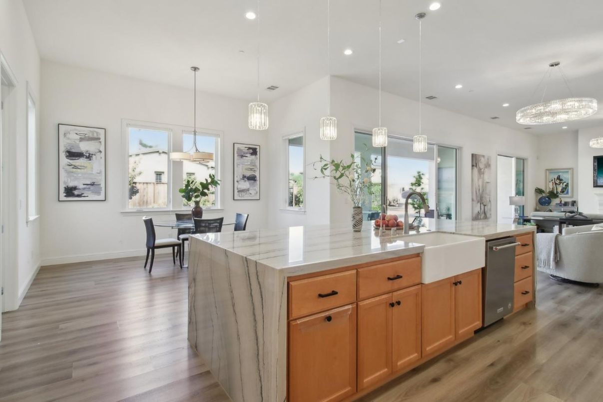 Dining room, Interior, Kitchen, Living room, Pendant Lights, Recessed Lighting, Wood Texture Flooring