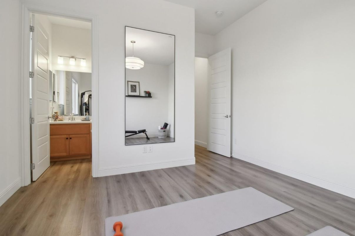 Bathroom, Interior, Pendant Lights, Wood Texture Flooring