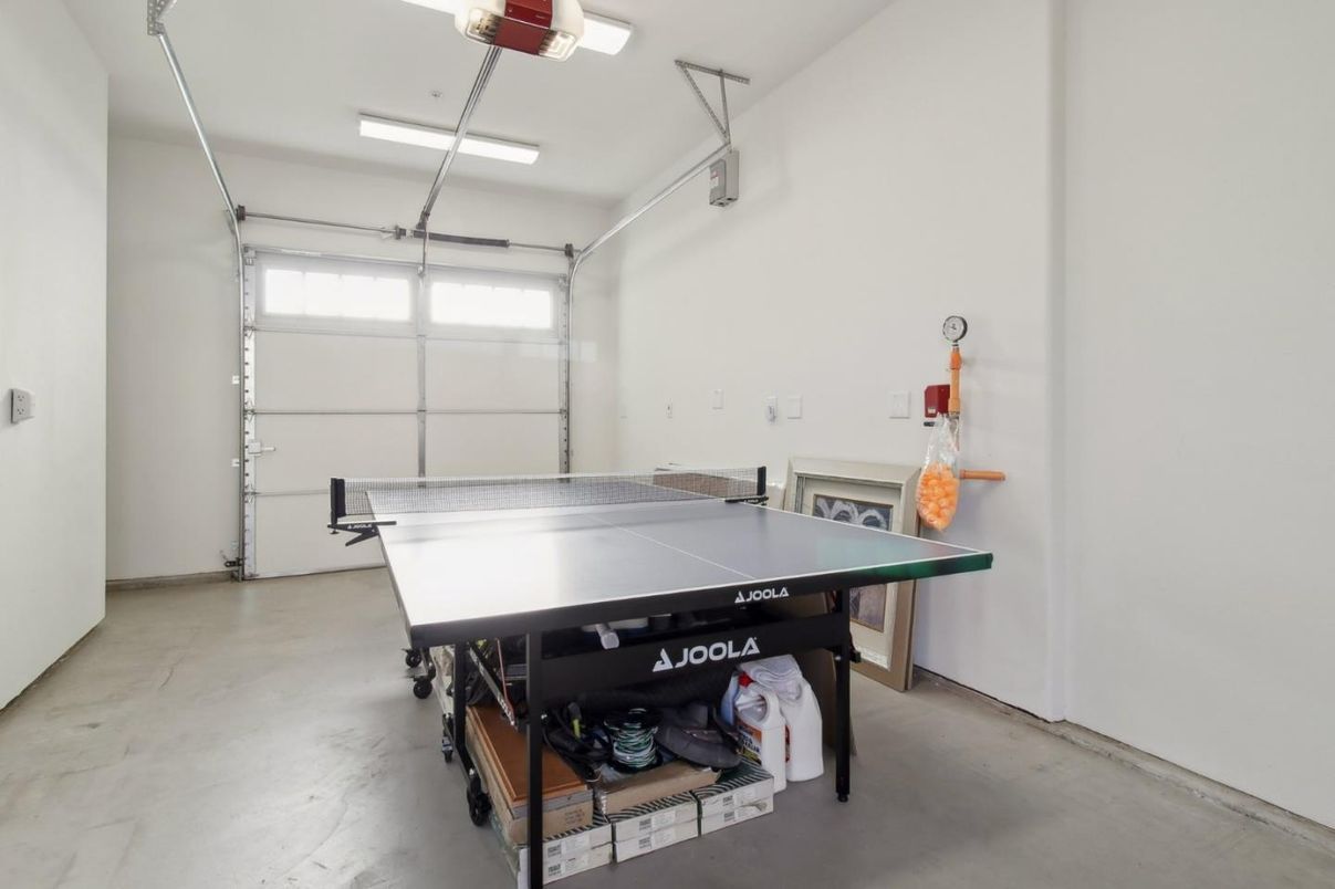 Game Room, Garage, Interior
