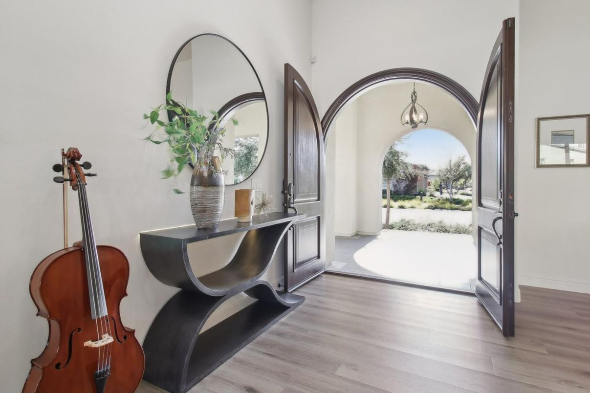 Interior, Pendant Lights, Wood Texture Flooring