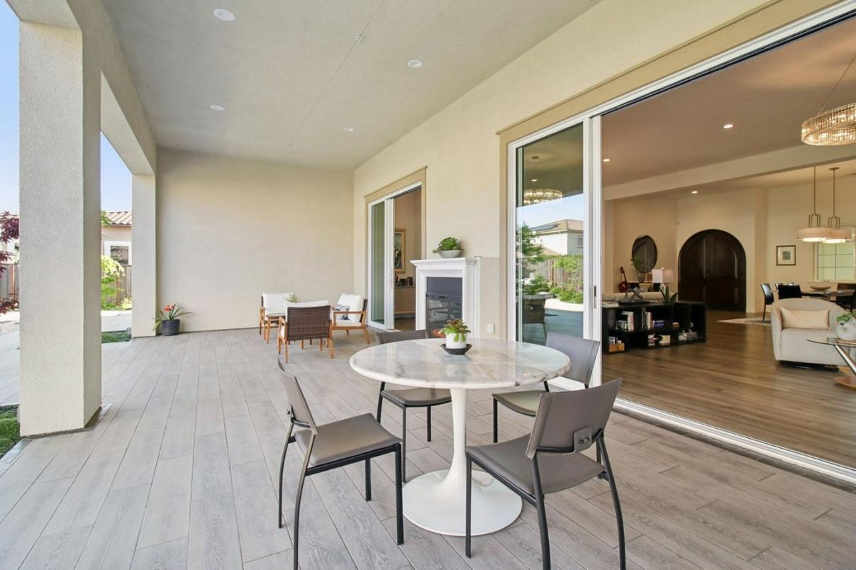 Dining room, Fireplace, Interior, Pendant Lights, Recessed Lighting, Wood Texture Flooring