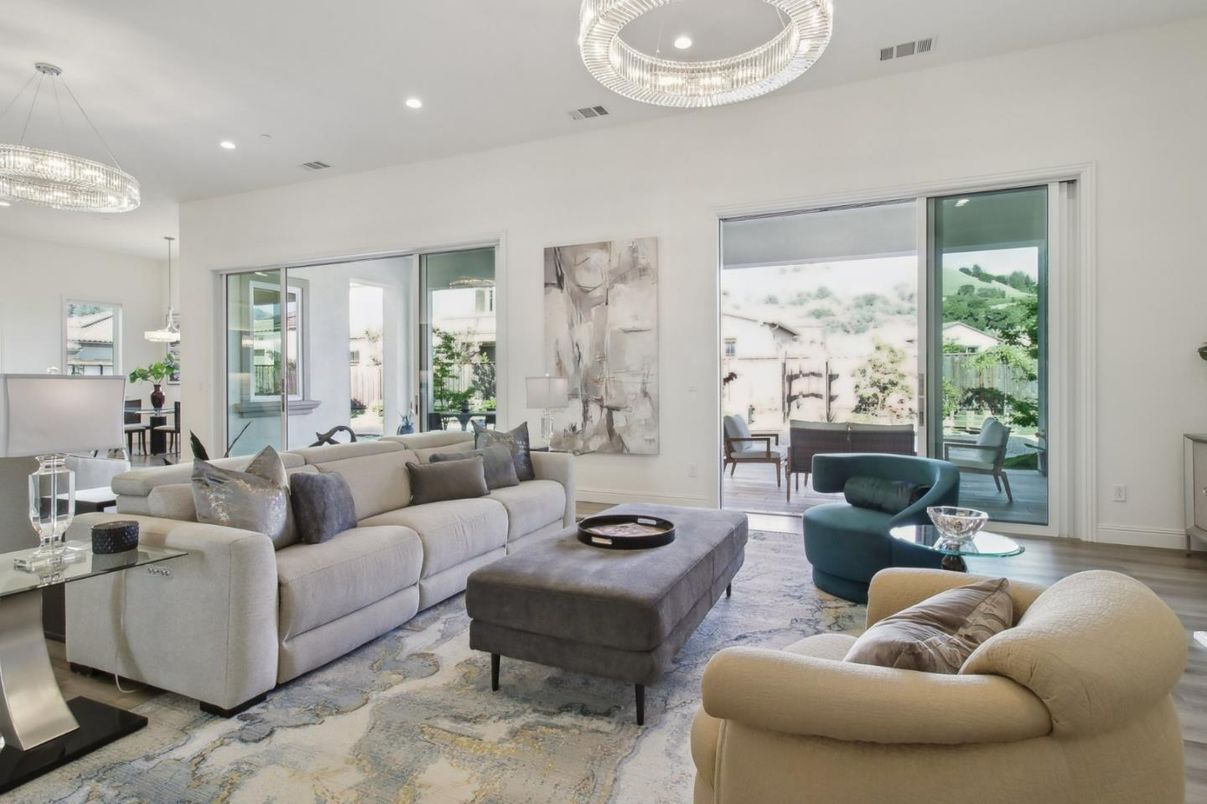 Interior, Living room, Pendant Lights, Recessed Lighting, Wood Texture Flooring