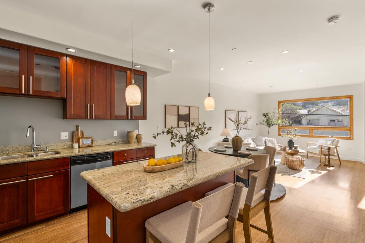 Dining room, Interior, Kitchen, Pendant Lights, Recessed Lighting, Wood Texture Flooring