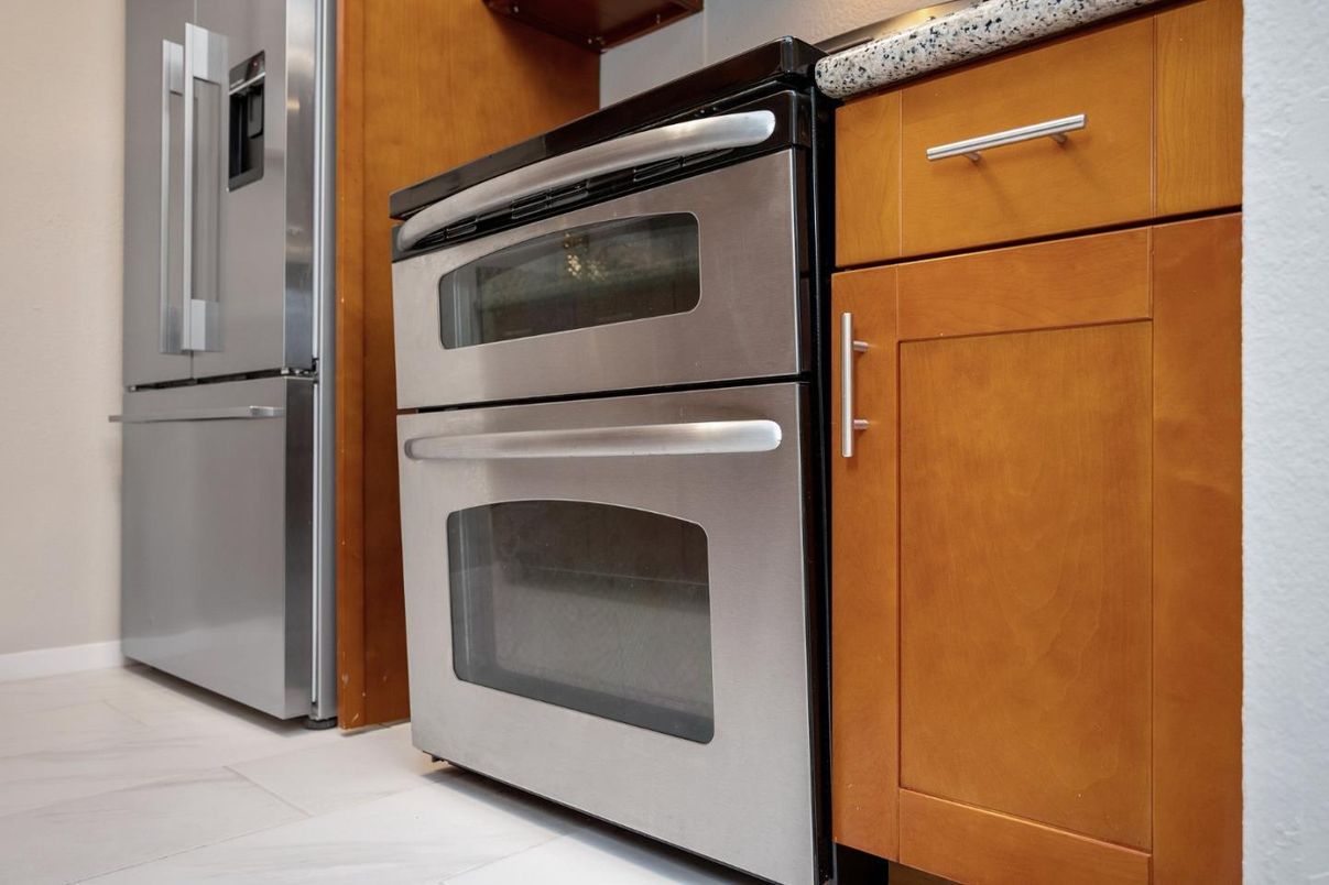 Interior, Kitchen, Stainless Steel Appliances