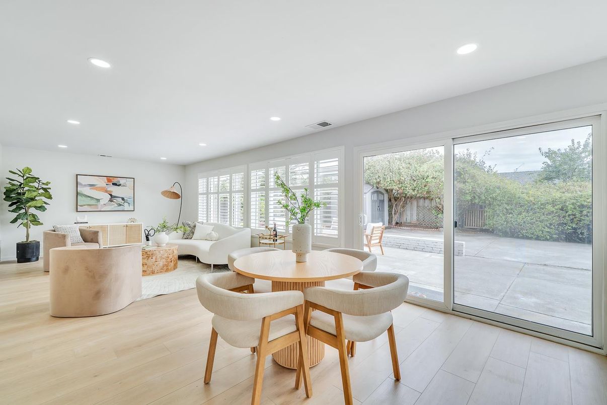 Dining room, Interior, Living room, Recessed Lighting, Wood Texture Flooring