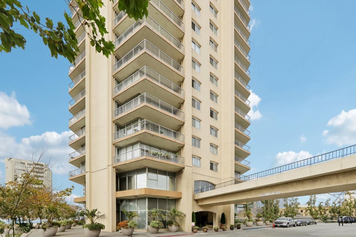 Exterior, Facade, Condo Building