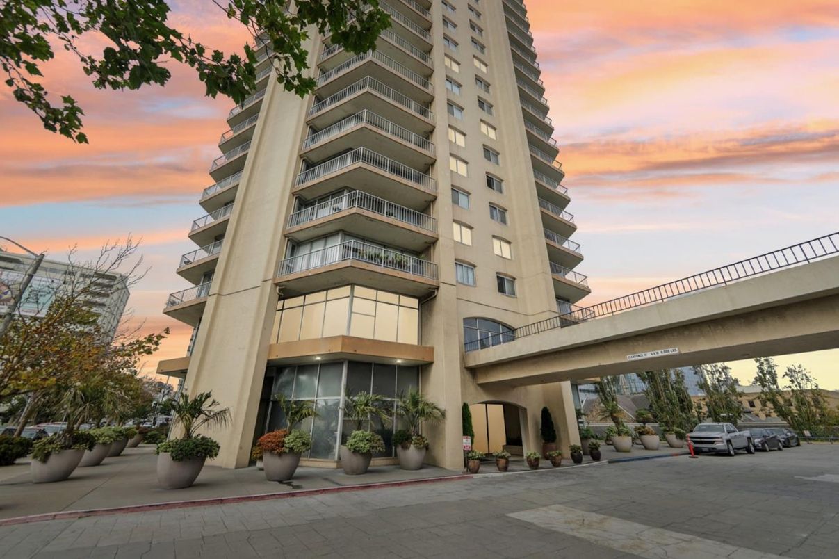 Exterior, Facade, Condo Building