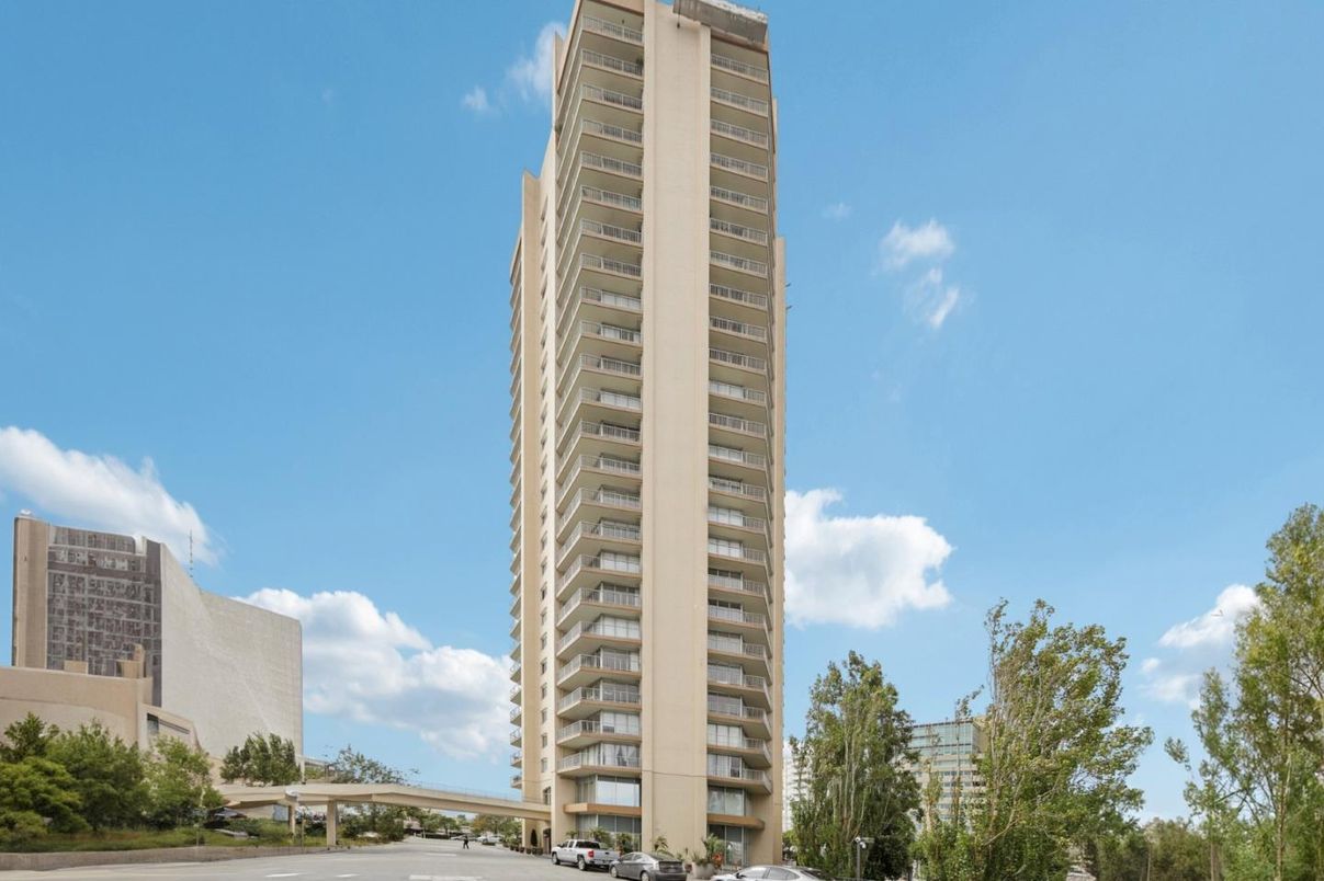 Exterior, Facade, Condo Building