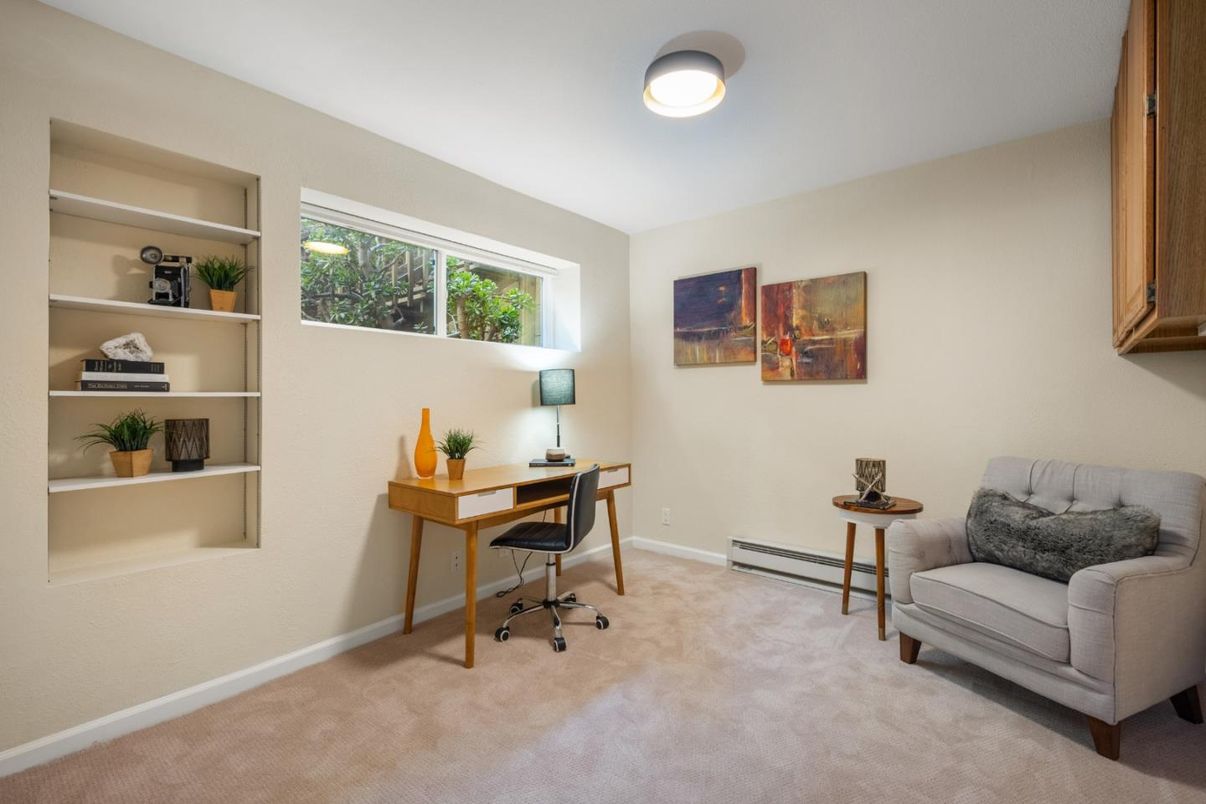 Home Office, Interior