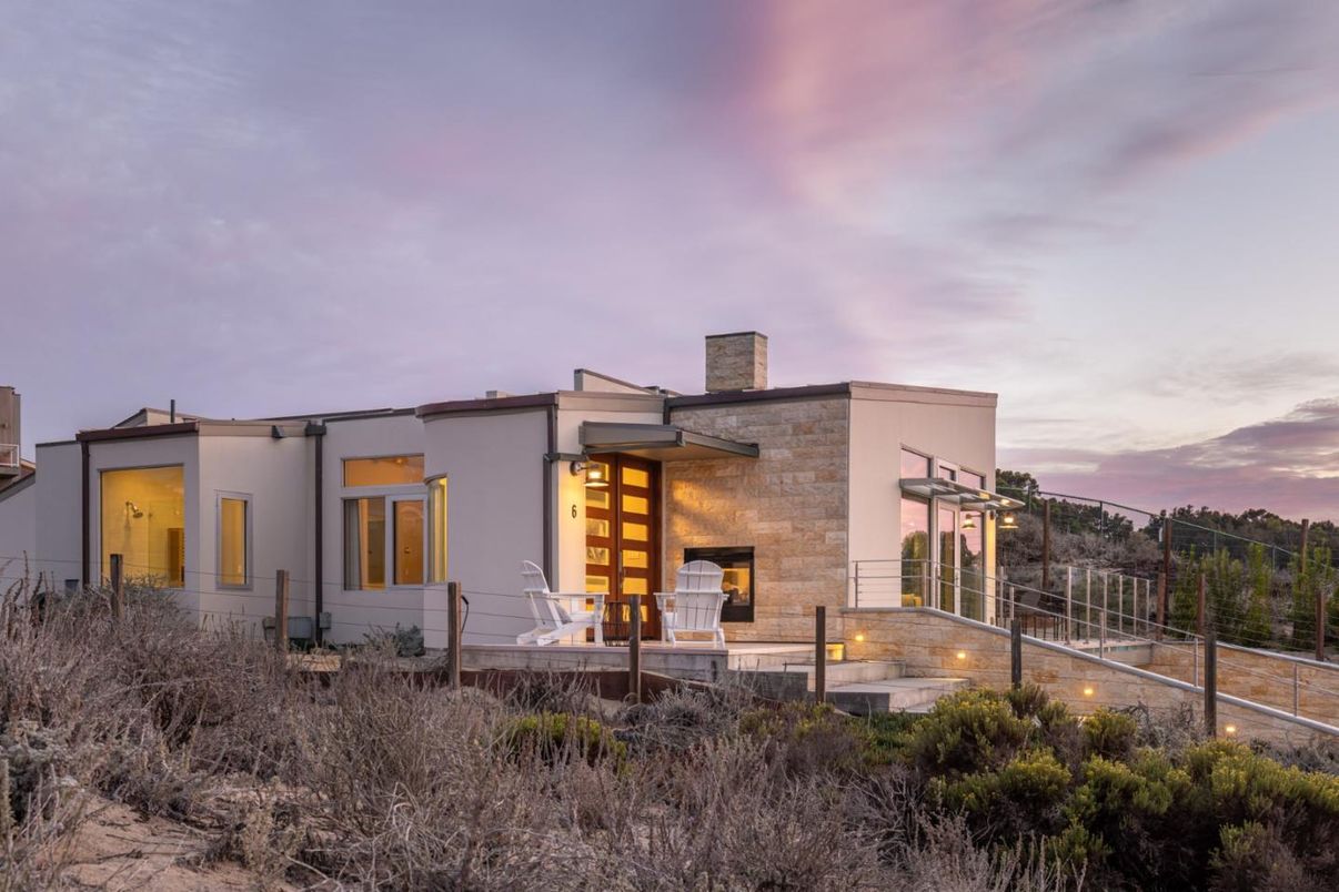 Backyard, Exterior, Facade, Modern