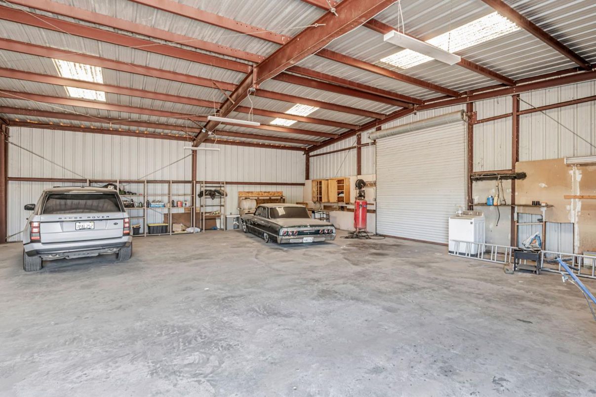 Garage, Interior