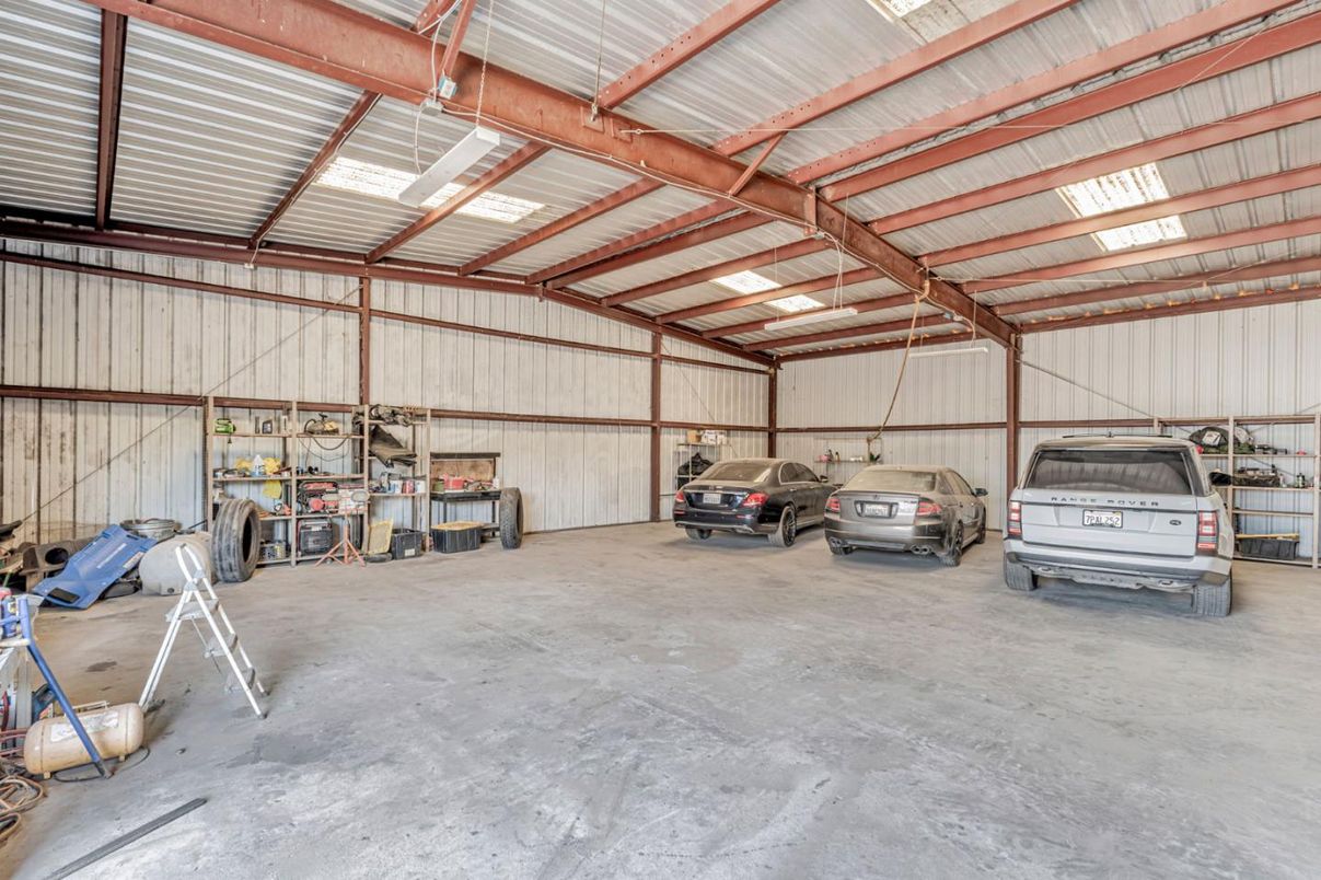Garage, Interior