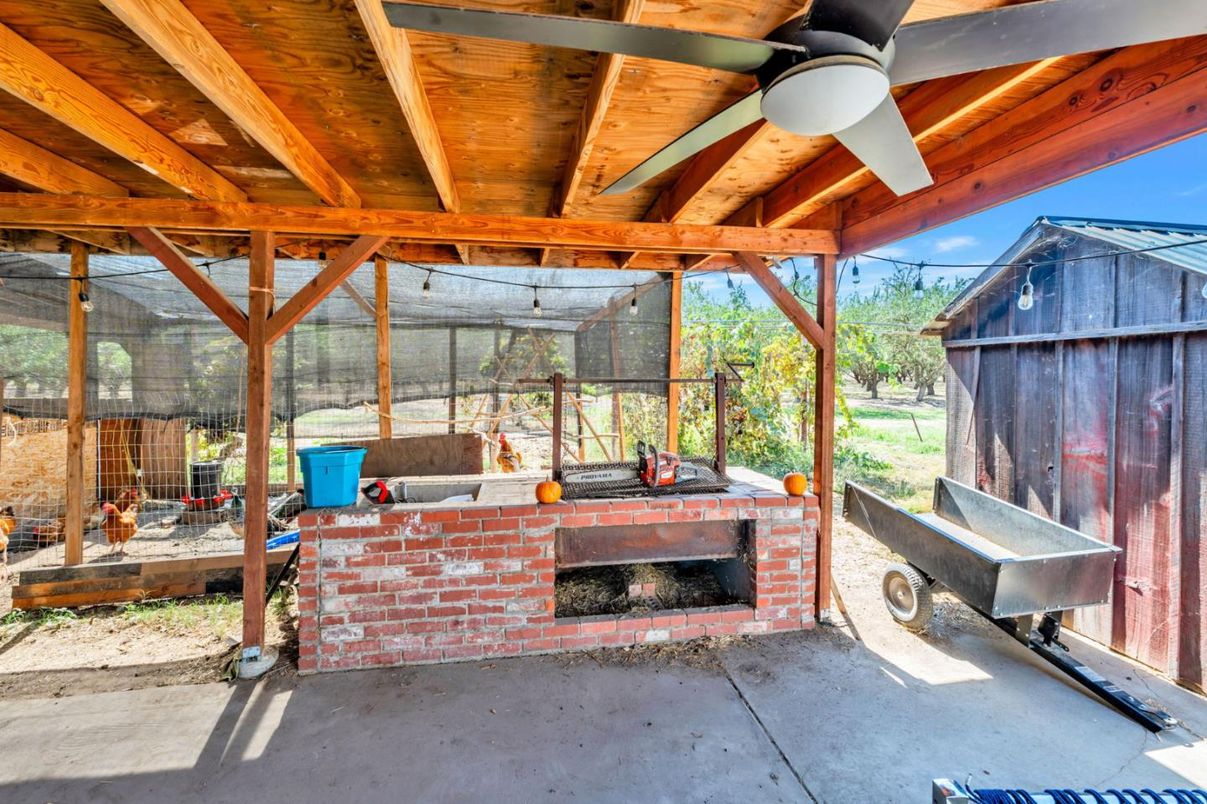 Exterior, Fireplace