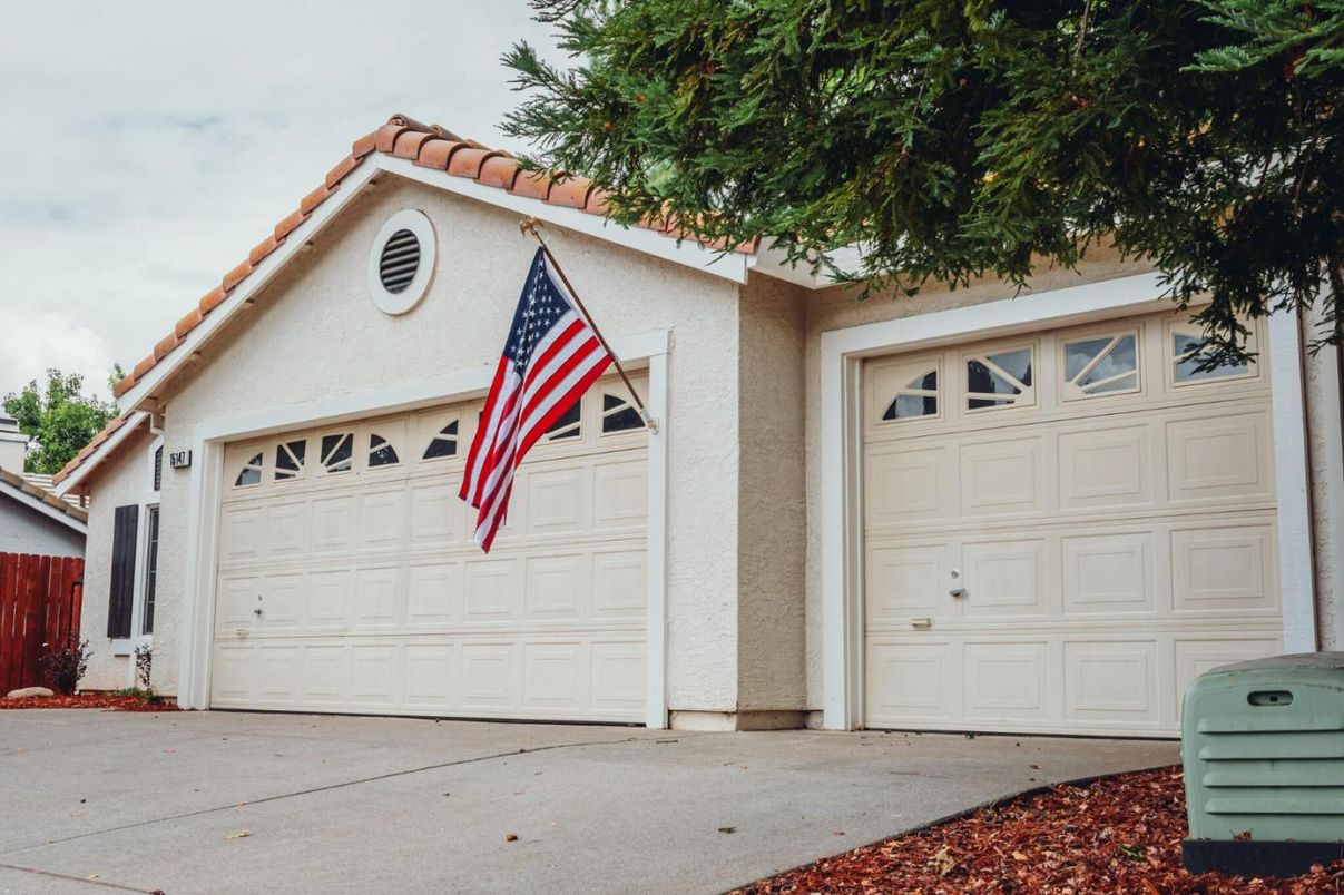 Detached Garage, Exterior
