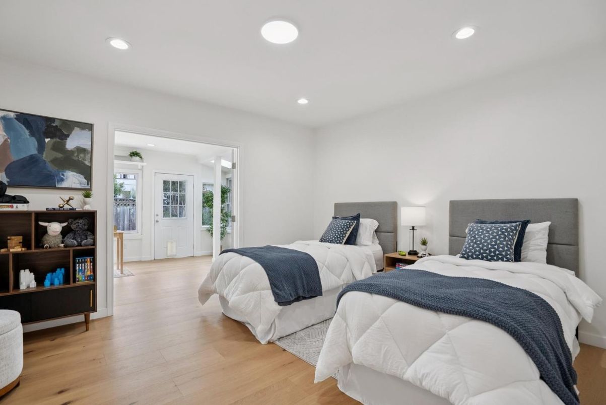 Bedroom, Interior, Recessed Lighting, Wood Texture Flooring