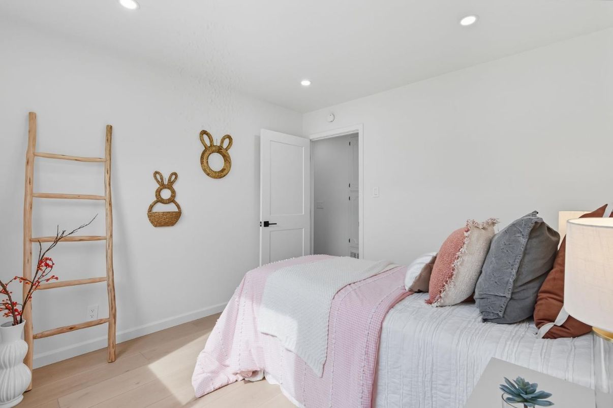 Bedroom, Interior, Recessed Lighting, Wood Texture Flooring