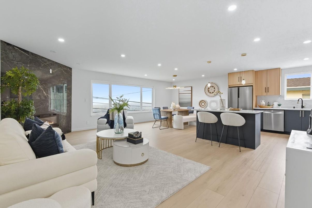 Dining room, Interior, Kitchen, Living room, Pendant Lights, Recessed Lighting, Stainless Steel Appliances, Wood Texture Flooring