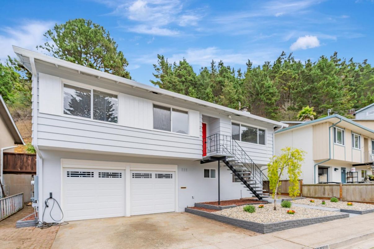 Attached, Exterior, Facade, Raised Ranch