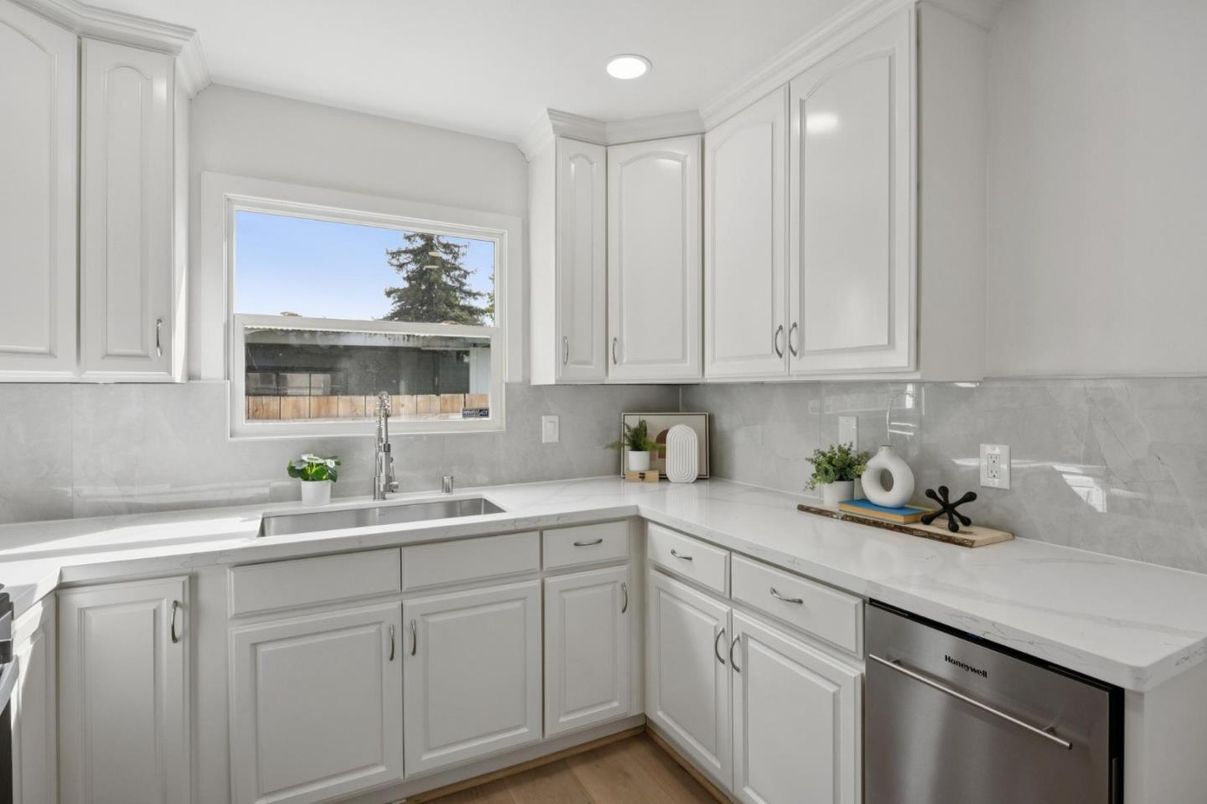 Interior, Kitchen, Recessed Lighting, Wood Texture Flooring