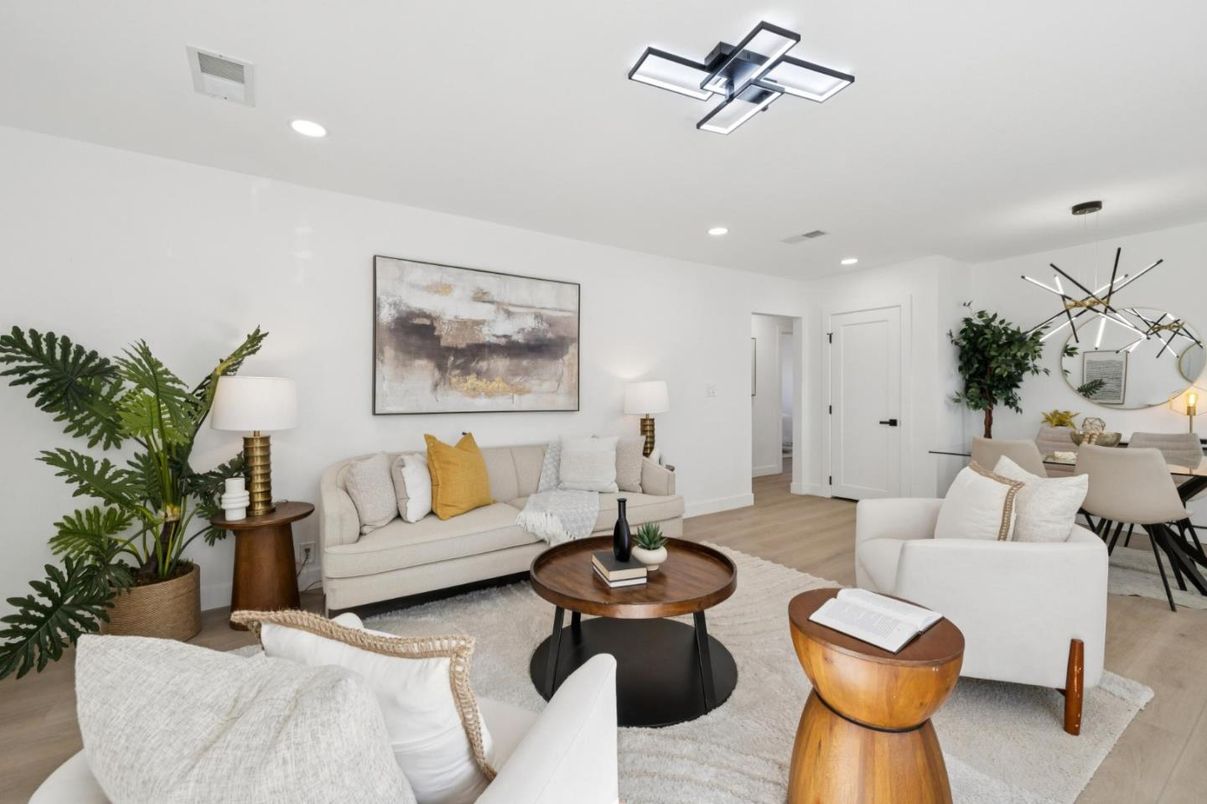 Dining room, Interior, Living room, Pendant Lights, Recessed Lighting, Wood Texture Flooring
