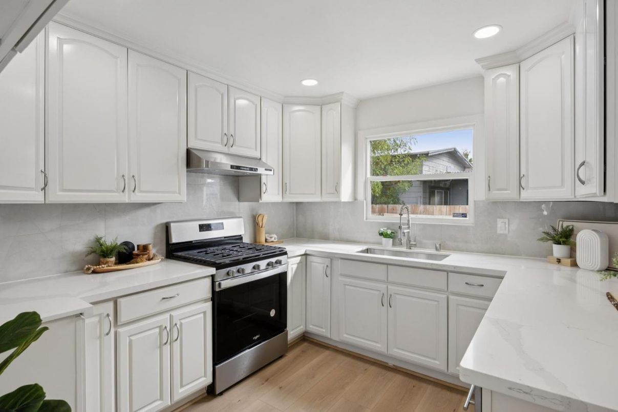 Interior, Kitchen, Recessed Lighting, Wood Texture Flooring