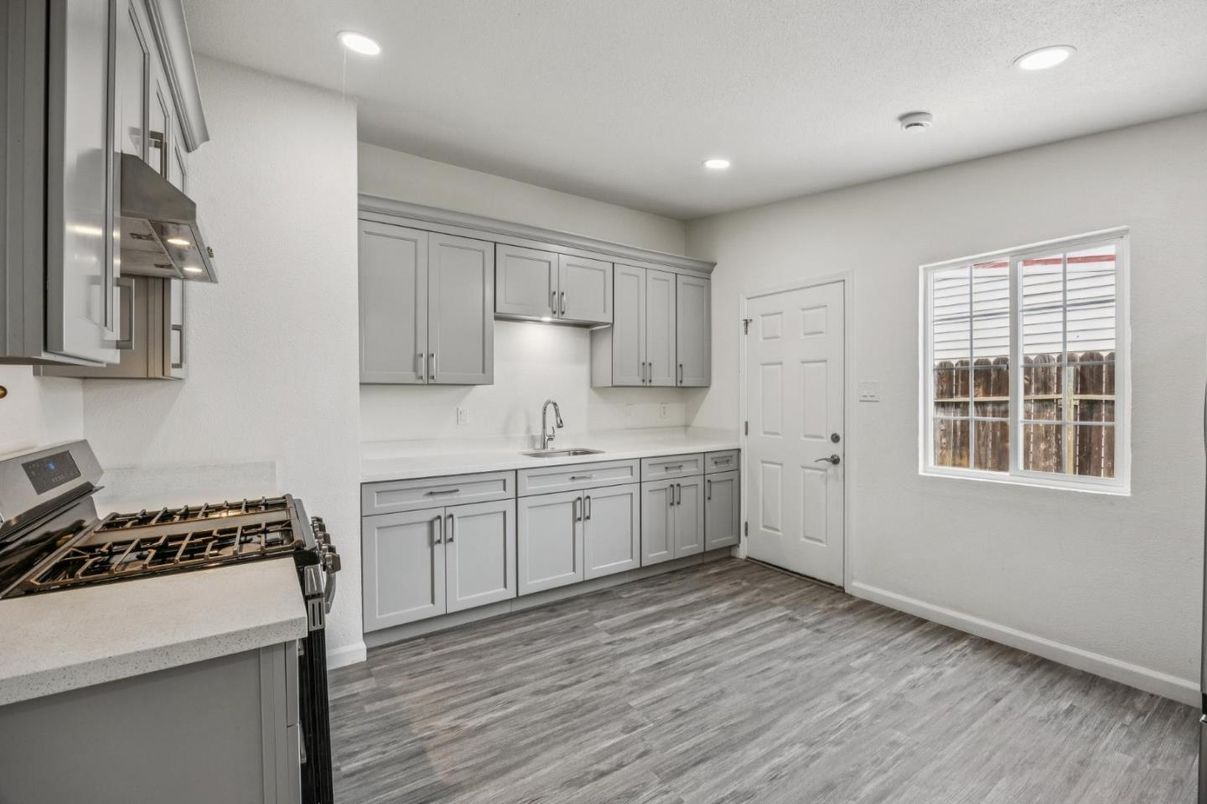 Interior, Kitchen, Recessed Lighting, Wood Texture Flooring
