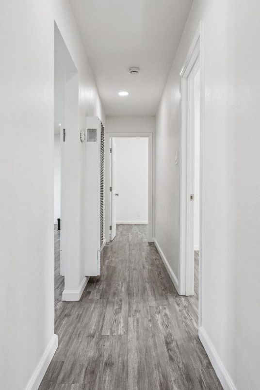 Interior, Recessed Lighting, Wood Texture Flooring