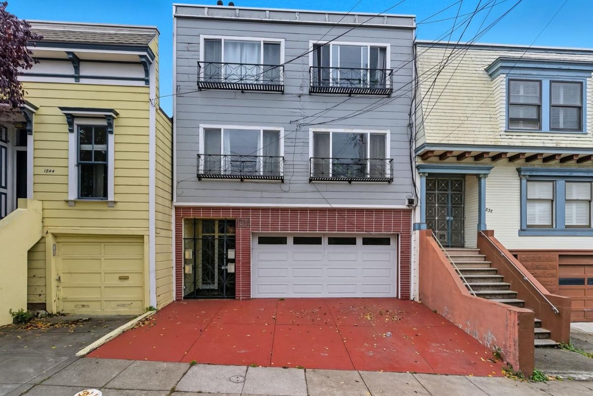 Attached, Exterior, Facade, Brick Facade, Rowhouse